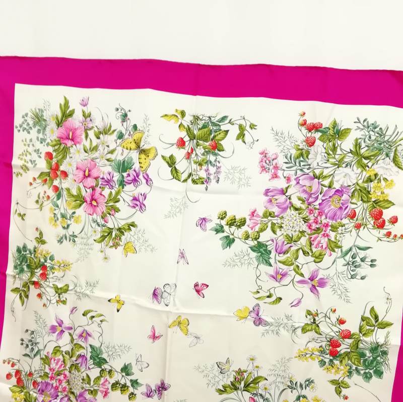 グッチ GUCCI オールド ヴィンテージ フローラ 蝶 花柄 シルク 大判