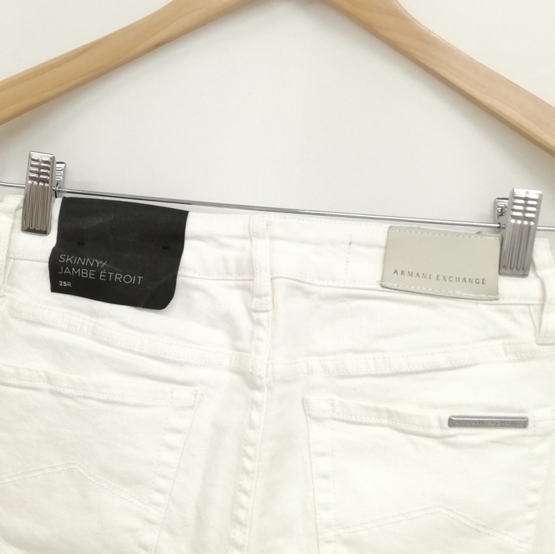 【A/X Armani Exchange】ロゴ スリムジーンズ ホワイト ARMANI EXCHANGE（アルマーニエクスチェンジ）の「【A|X