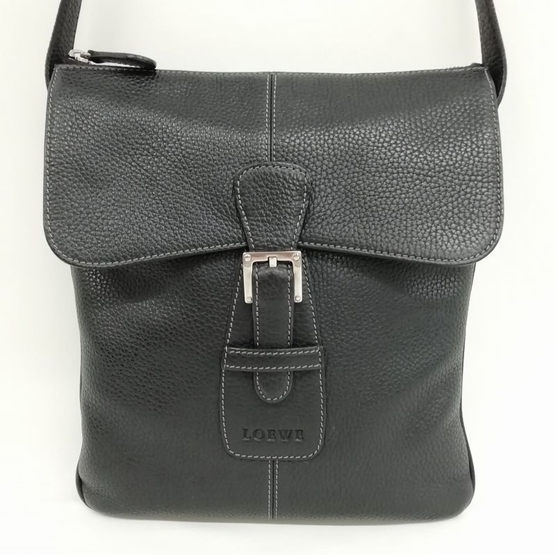 LOEWE ブラックレザー サコッシュ LOEWE ロエベ レザー サコッシュ ショルダーバック 黒 | 【Kio