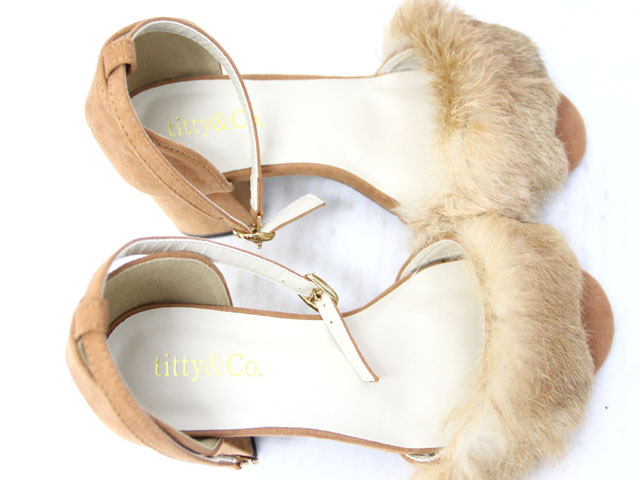 新品 未使用品 ティティー&コー TITTY&CO ファーサンダル チャン 新品 未使用品 ティティー&コー TITTY&CO ファーサンダル チャン