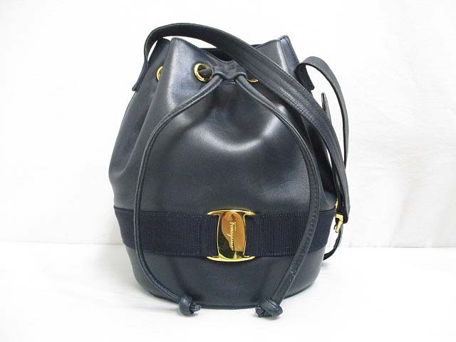 サルヴァトーレフェラガモ Salvatore Ferragamo ショルダー バッグ 
