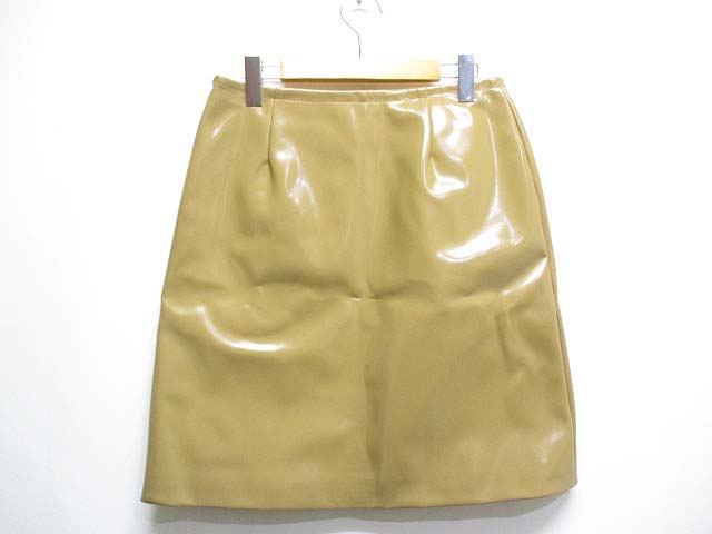 プラダ PRADA エナメル 台形 スカート 40 ベージュ ひざ丈 サイド  