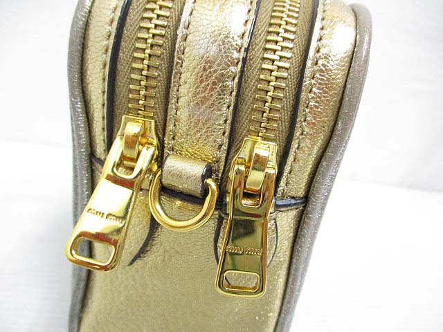 ミュウミュウ miu miu ポーチ クラッチバッグ ゴールド 袋付 楽天市場】【10/5限定・最大2万円OFFクーポン配布中】MIUMIU