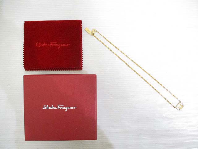 サルヴァトーレフェラガモ Salvatore Ferragamo 美品 ネックレス 