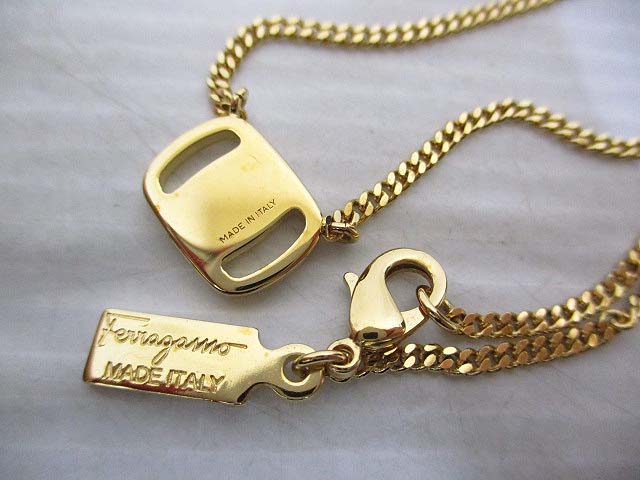 サルヴァトーレフェラガモ Salvatore Ferragamo 美品 ネックレス 