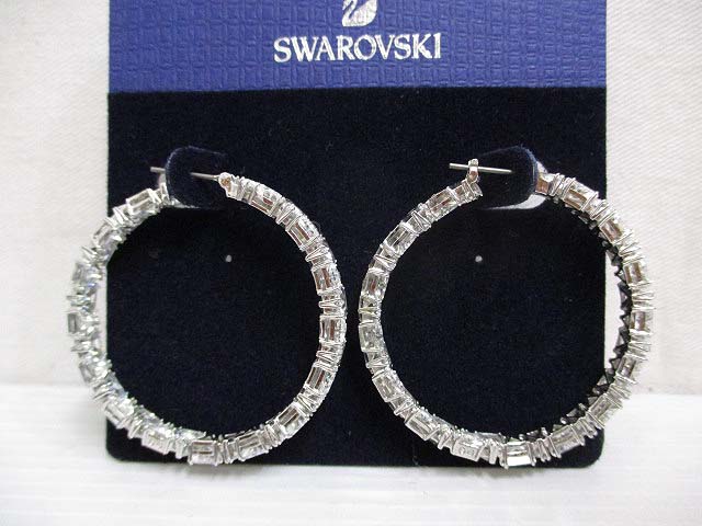 未使用品 スワロフスキー SWAROVSKI フープ ピアス シルバー色 