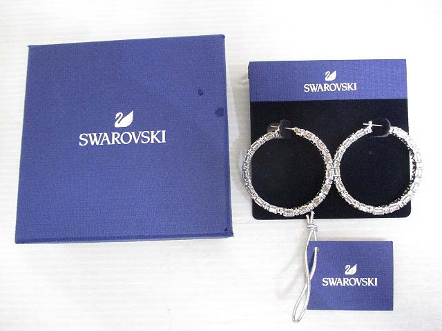 未使用品 スワロフスキー SWAROVSKI フープ ピアス シルバー色 