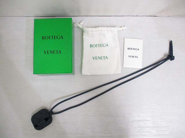 ボッテガヴェネタエアポッズ第3世代 かたよっ 