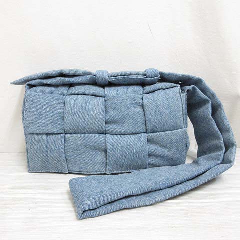 ボッテガヴェネタ BOTTEGA VENETA 美品 パデッド テック カセット  