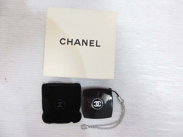 CHANELミラーチャーム&ブレス非売品 未使用品 シャネル CHANEL ミニミラー コンパクトミラー 鏡 拡大