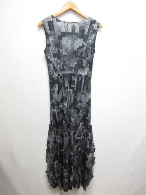 イッセイミヤケ プリーツプリーズ ロングワンピース BASICS