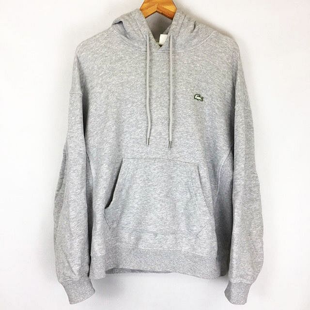 ラコステ ライブ Lacoste L!VE 胸 ロゴ ワッペン装飾 スウェット プル 
