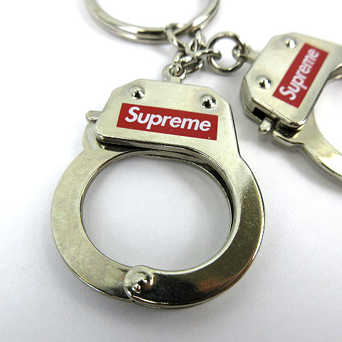 シュプリーム SUPREME ☆AA☆ 17AW Handcuffs Keychain ハンドカフ 