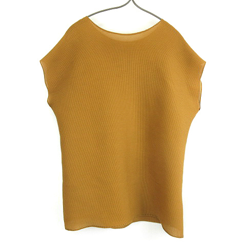 ミーイッセイミヤケ me ISSEY MIYAKE SQUARE STRETCH PLEATS TOP 