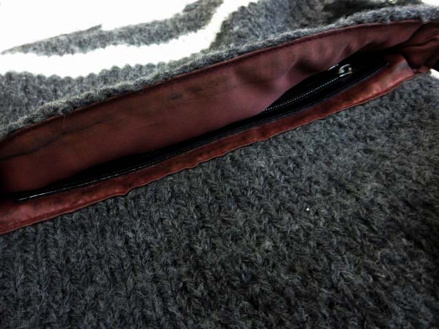 FENDI マンマバケット グレーとホワイトのニット素材 カウチン