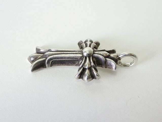 クロムハーツDBLCHCRSダブCHクロスチャーム ペンダントトップ シルバー 楽天市場】クロムハーツ Chrome Hearts DBL CH CRS ダブルCHクロス