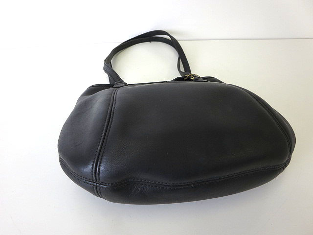 【美品】オールドコーチ COACH ショルダーバッグ オールレザー 黒 美品】COACH オールドコーチ ショルダーバッグ レザー 黒 - メルカリ