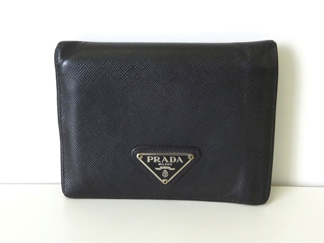 プラダ PRADA 財布 二つ折り レザー 三角ロゴ プレート 黒 ブラック 