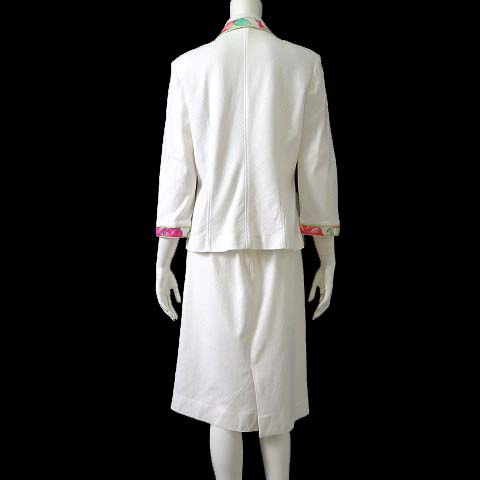 レオナール LEONARD スカートスーツ 上下 セットアップ ロゴ 花柄  