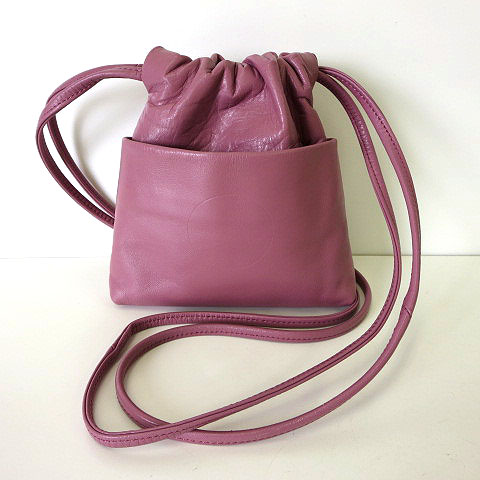 コズミックワンダー Cosmic Wonder バッグ ショルダーバッグ ポシェット 巾着 レザー 牛革 Light Leather Drawstring Bag バイオレット くすみピンク紫 かばん 鞄 カバン レディース 068 ベクトルパーク