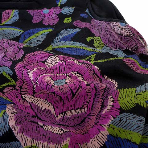 トクコプルミエヴォル/多色幾何学模様ノースリーブチュニックジレ