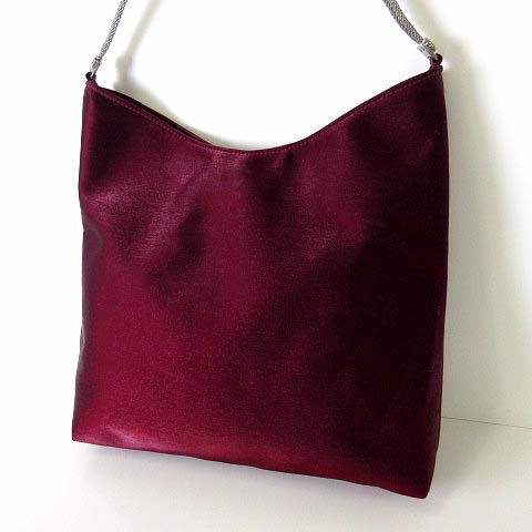 バッグ ショルダーバッグ ワンショルダー メタルベルト サテン