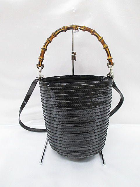 グッチ GUCCI ハンドバッグ 美品 バンブー 黒 エナメル ショルダー 