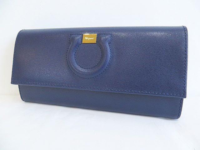 未使用Salvatore Ferragamo ガンチーニ レザー長財布 ネイビー 【公式