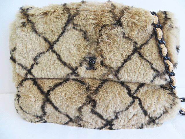シャネル CHANEL ラパン ファー チェーンショルダーバッグ フラップ 茶  