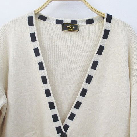 FENDI アイボリー Vネックカーディガン FENDI アイボリー Vネックカーディガン