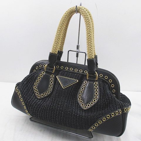 PRADA 黒 レザー ハトメハンドバッグ