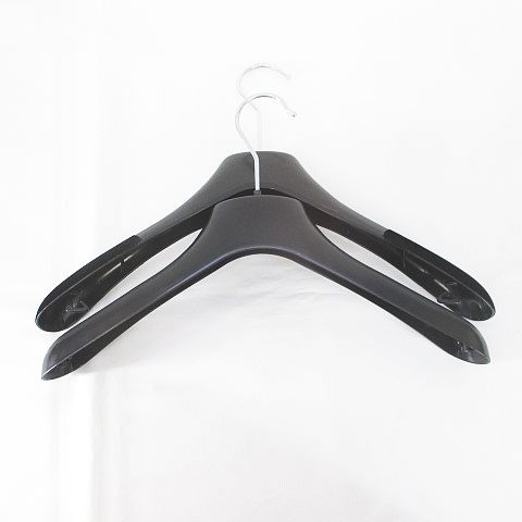 【★正規品】Max Mara・S Max Mara 純正ハンガー 63本セット Max Mara（押し入れ収納/ハンガー）のフリマアイテム一覧