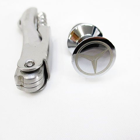 『HER カフスボタン』 メルセデス・ベンツ カフリンクス 黒と金（型式:RBA-207336｜E