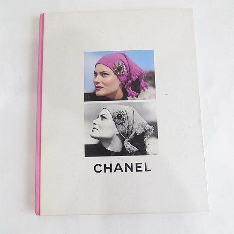 CHANEL シャネル　カタログ　2017 シャネル CHANEL ビンテージ 洋書 ブックレット カタログ 2点