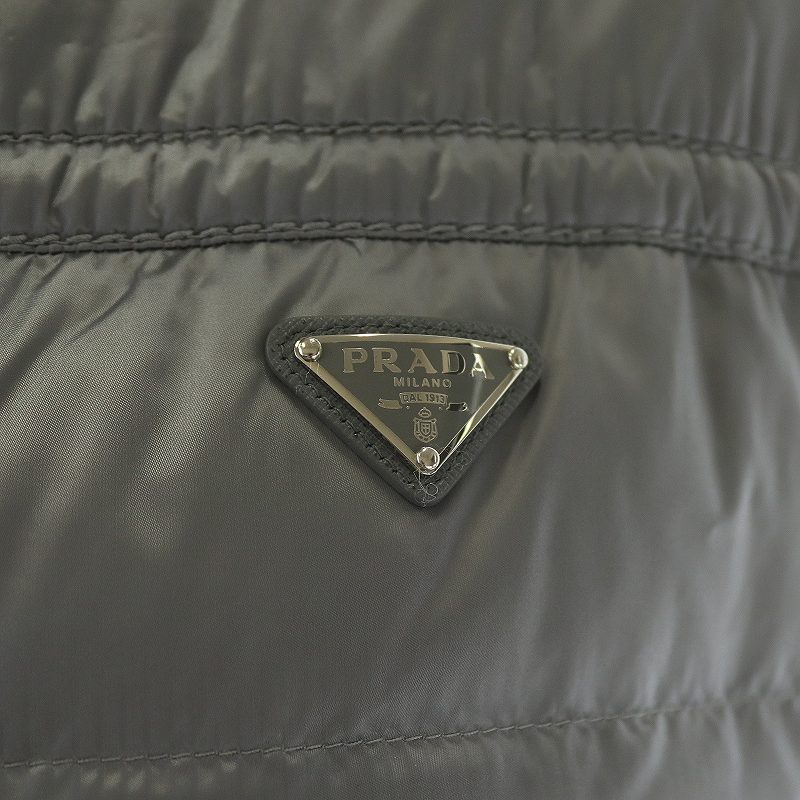 プラダ PRADA ダウンベスト ジップアップ 前開き ハイネック 