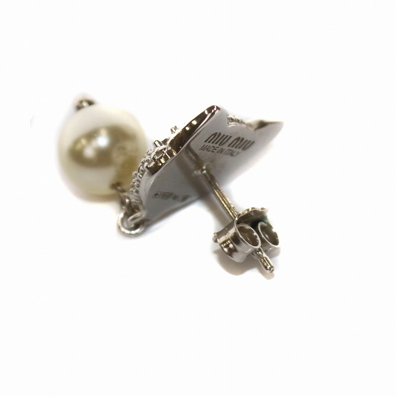 ミュウミュウ miumiu ピアス スタッド 猫モチーフ キャット 925 パール