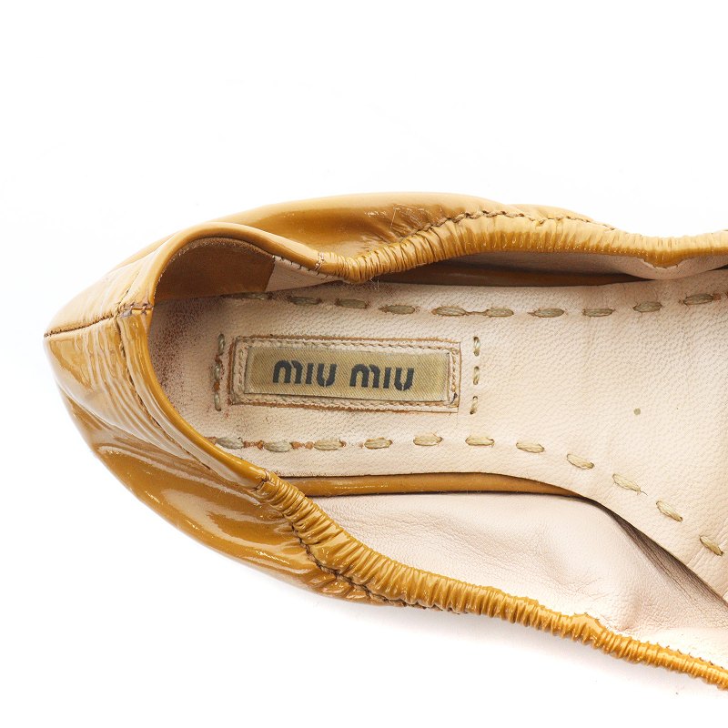 【魂】MIU MIU ミュウミュウ　ラインストーン付きエナメルパンプス ラインストーン MiuMiu(ミュウミュウ) パンプス(レディース