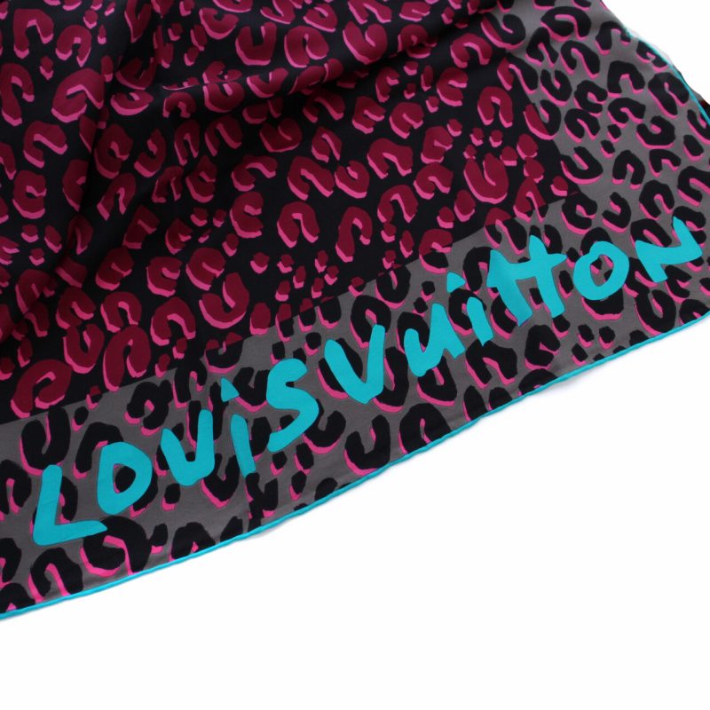 Louis Vuitton ヒョウ柄マフラー LOUIS VUITTON（レオパード ・ ストール/パシュミナ）のフリマ