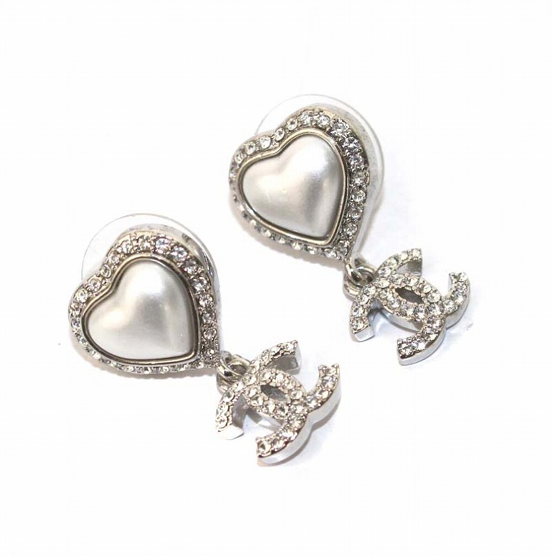 CHANEL シャネル23B ハートピアスラインストーン新品 