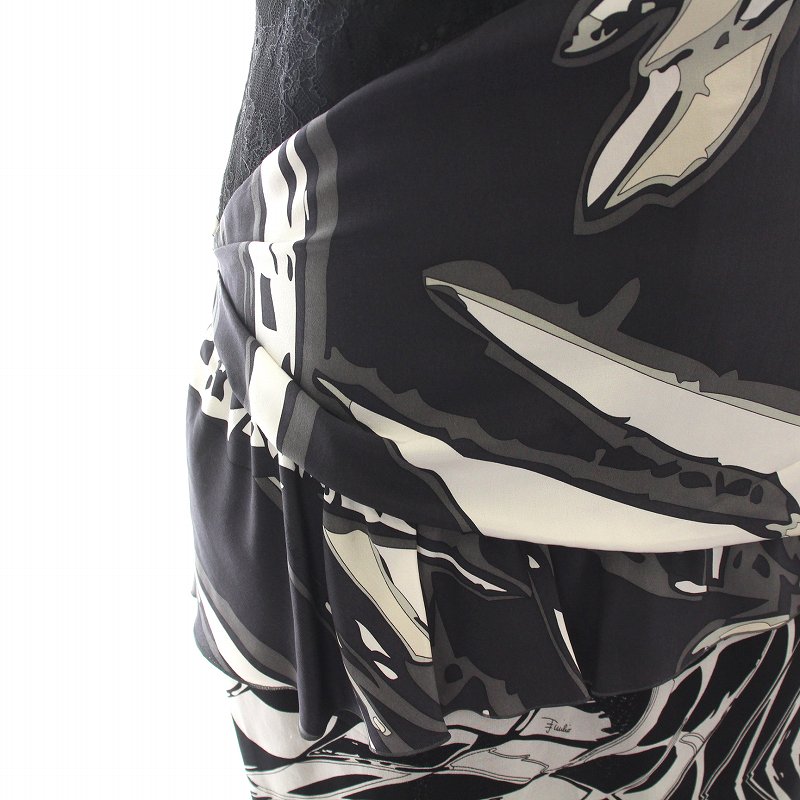 エミリオプッチの黒、白、グレーのアブストラクトプリントのタイト