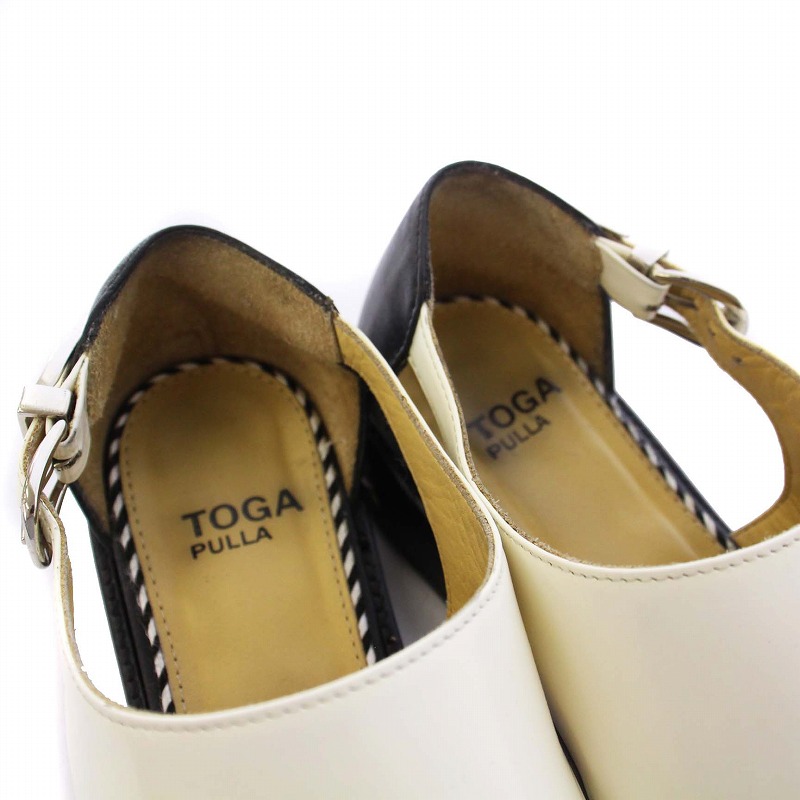 トーガ プルラ TOGA PULLA コンビフラットシューズ メタルストラップ  