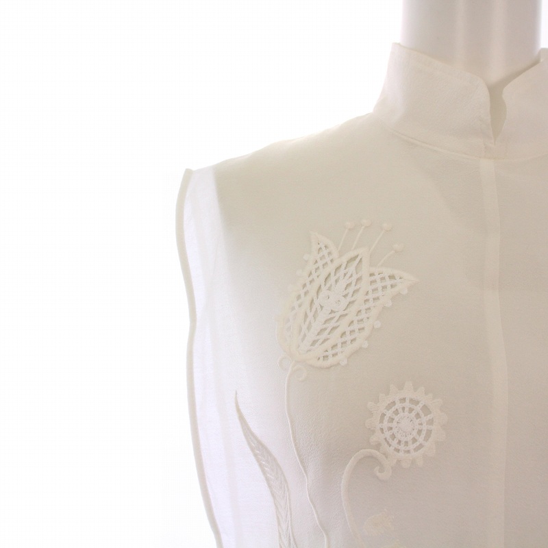新品Mame Kurogouchi シアー刺繍ベスト ホワイト 新品Mame Kurogouchi シアー刺繍ベスト ホワイト