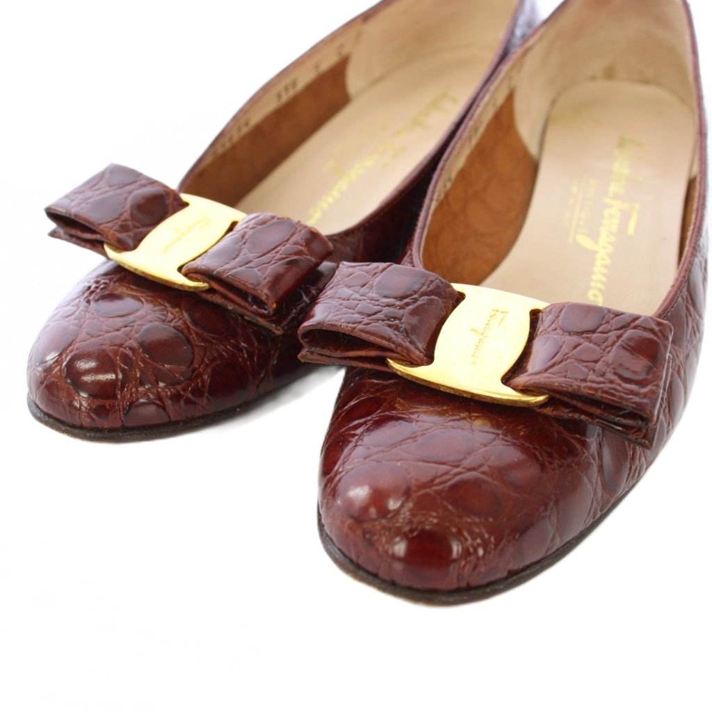 サルヴァトーレフェラガモ Salvatore Ferragamo パンプス ヴァラ