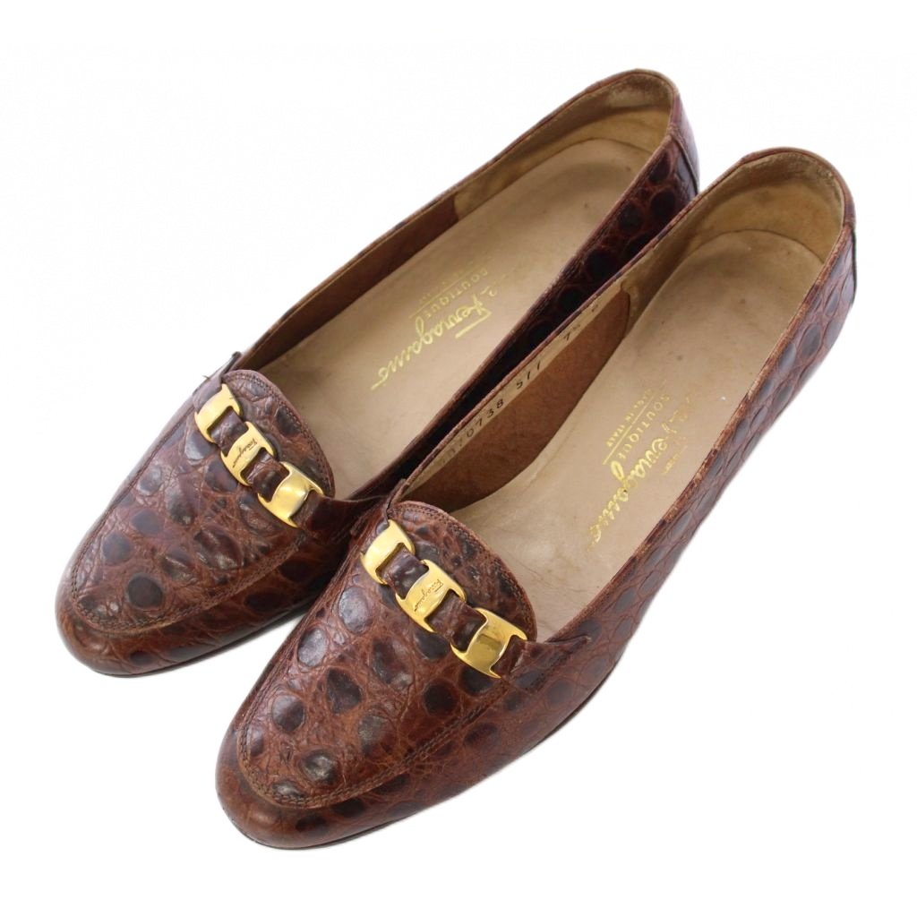 サルヴァトーレフェラガモ Salvatore Ferragamo パンプス ラウンドトゥ 