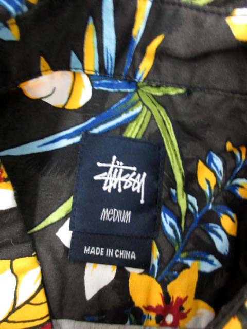 STUSSY ステューシー アロハシャツ ドクロ ヘビ 蛇 花柄 399 STUSSY ステューシー オープンカラーシャツ スカル ヘビ 黒