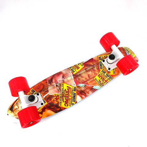 ヒステリックミニ スケートボード 奪い合う 