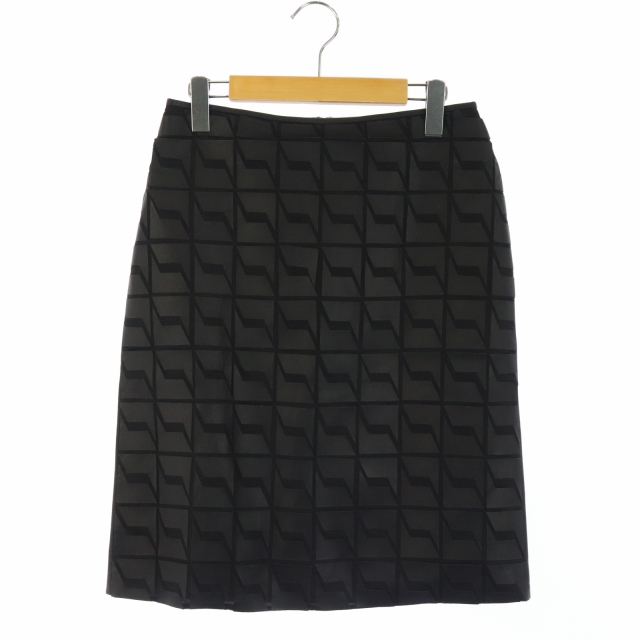 フエンディ 革製タイトスカート （黒） 