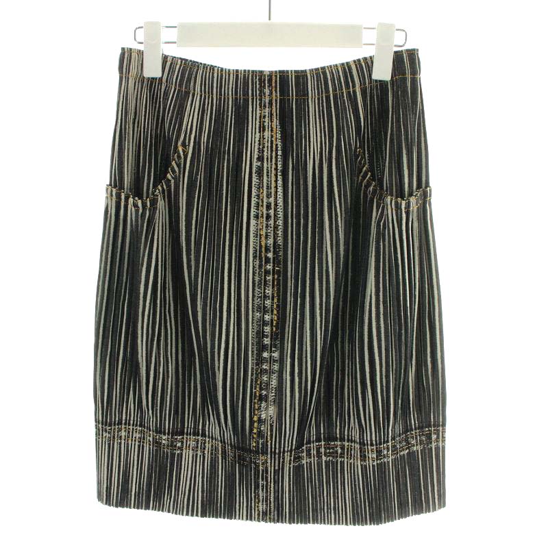 ISSEY MIYAKE ブラックの花柄プリーツスカート プリーツプリーズ  