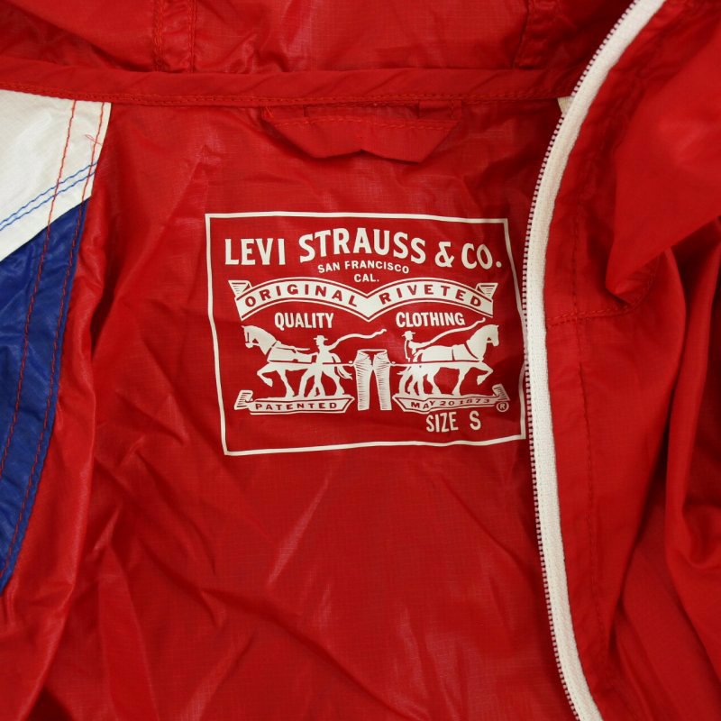 Levi's レッド ナイロンジャケット Levi's（リーバイス） ナイロンジャケット LEVI'S(R) SKATE コーチ