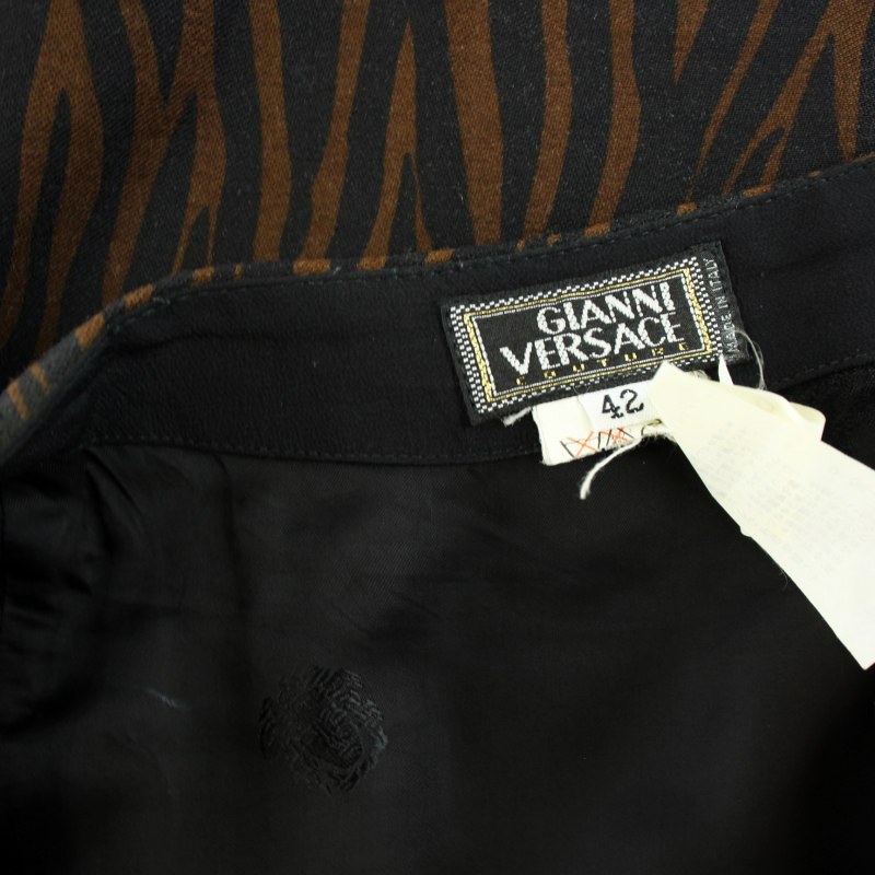 ジャンニヴェルサーチ ヴェルサーチェ GIANNI VERSACE 台形スカート 